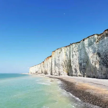 Location Mobil-home Picasso , En Normandie Seine-maritime Pour Particuliers Et Famille, De 4 A 5 Personnes, Dans Un Camping En Terrain Prive, Calme, Cloture, Avec Chalet En Option, Vous Belle Terrasse, Et Grande Campsite