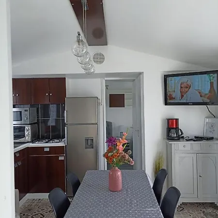Campsite Location Mobil-home Picasso , En Normandie Seine-maritime Pour Particuliers Et Famille, De 4 A 5 Personnes, Dans Un Camping En Terrain Prive, Calme, Cloture, Avec Chalet En Option, Vous Belle Terrasse, Et Grande